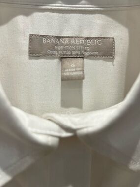 Banana Republic Women’s White Non-Iron Dress Shirt size6